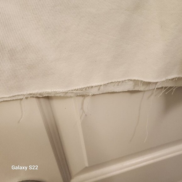 Blank NYC "Head in the Clouds" White Jean shorts. NWT. Size: Various - Picture 4 of 13